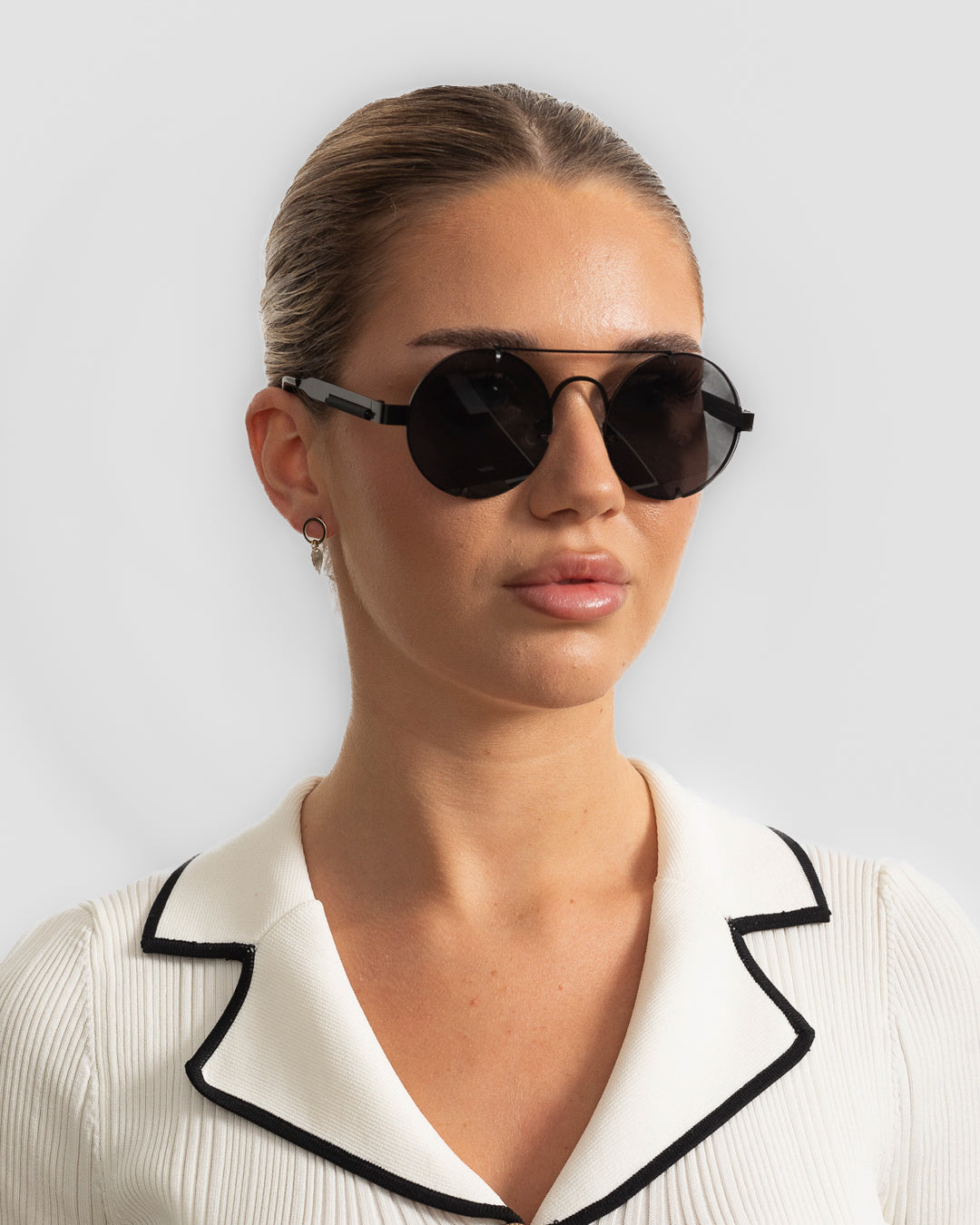 Helia - Black