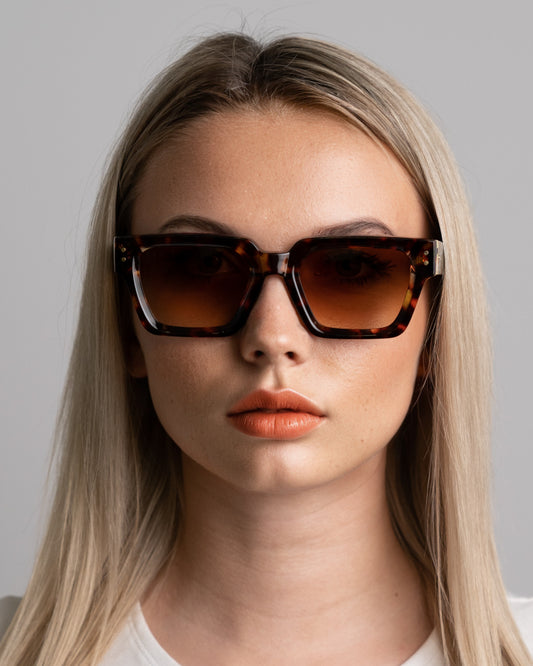 Nissa - Brown Tortoise