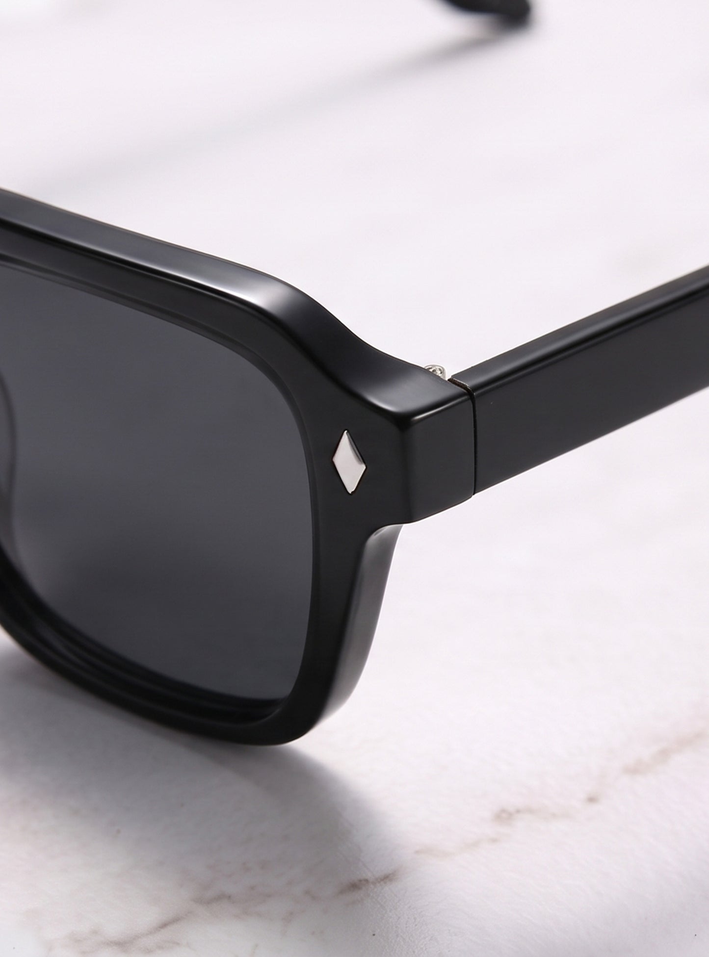 Spire - Black