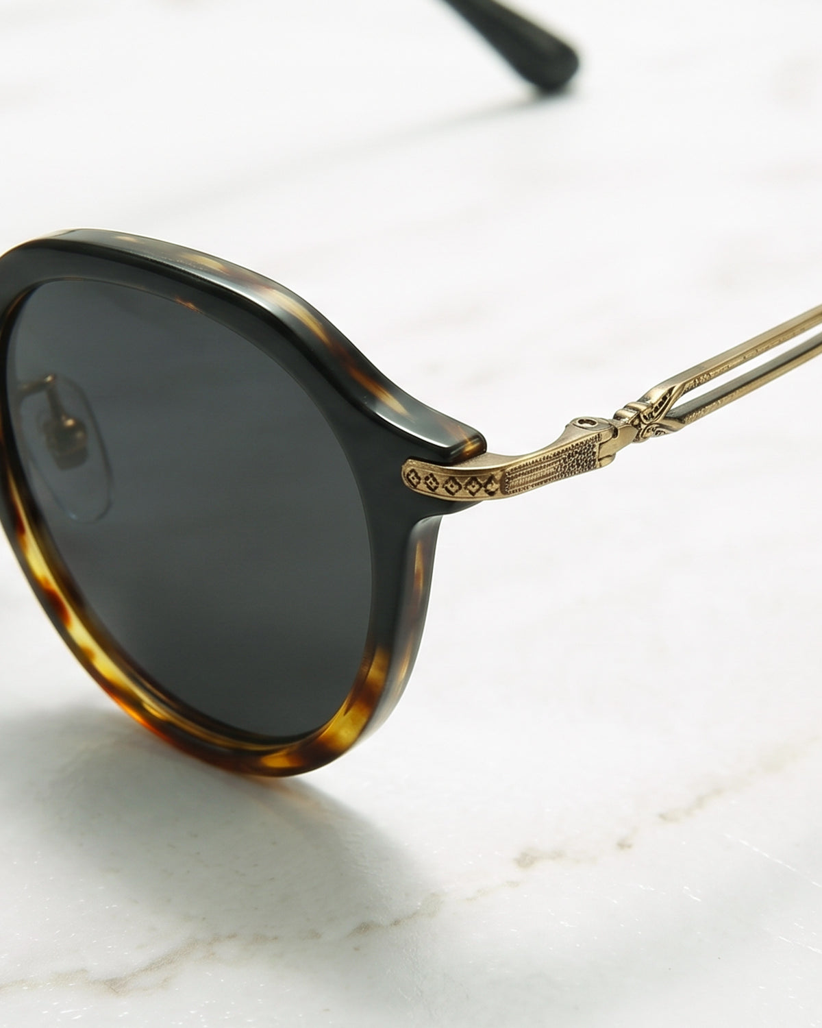 Montclare - Black