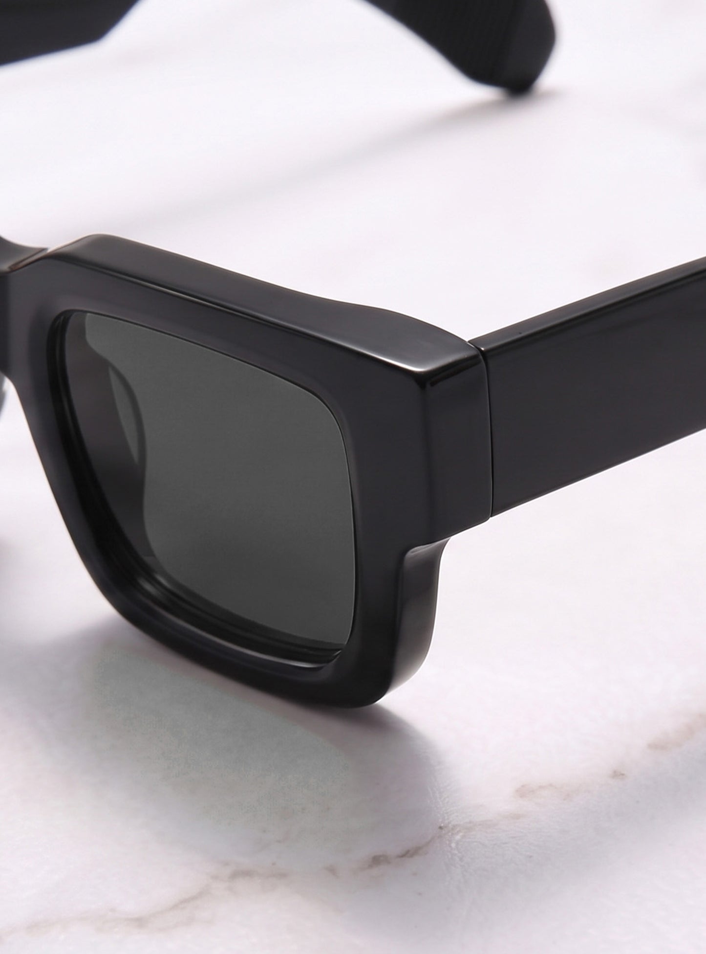 Cirrus - Black