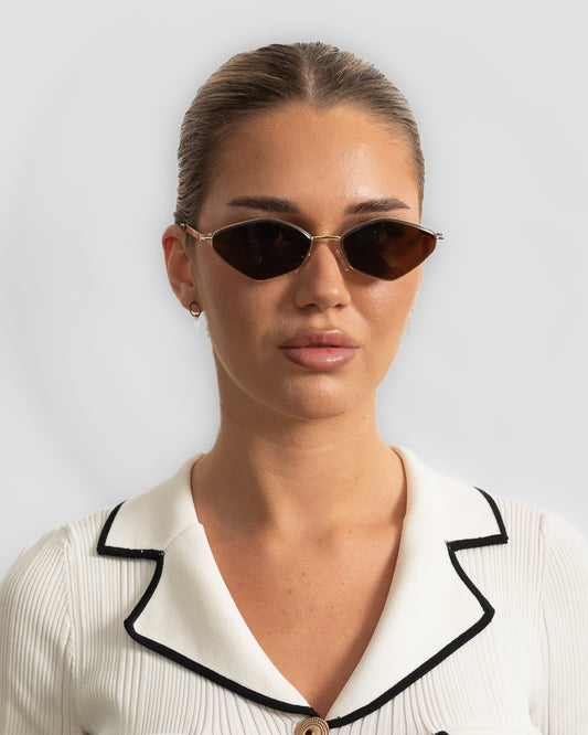 Elva - Brown