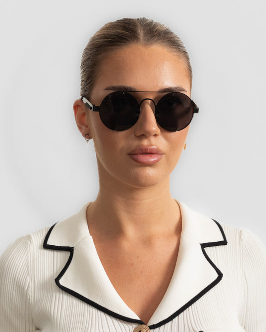 Helia - Black