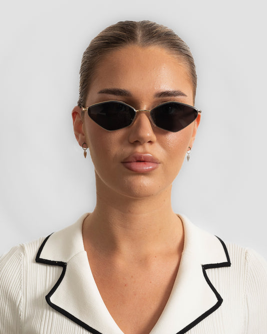 Elva - Black